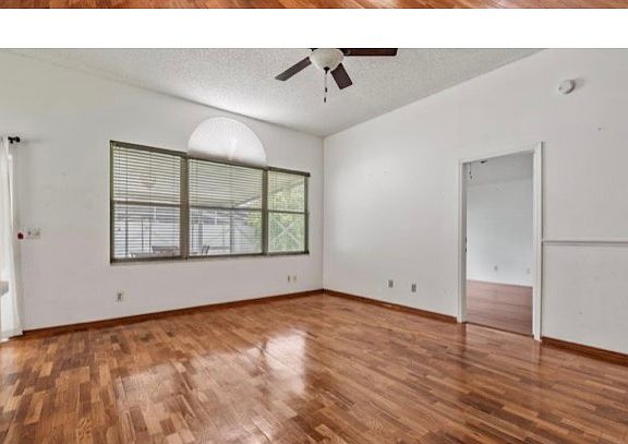 3rd image of 9709 Yellow Stone Pl