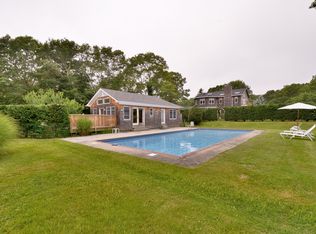 35 Robinhood Ln, Southampton, NY 11968