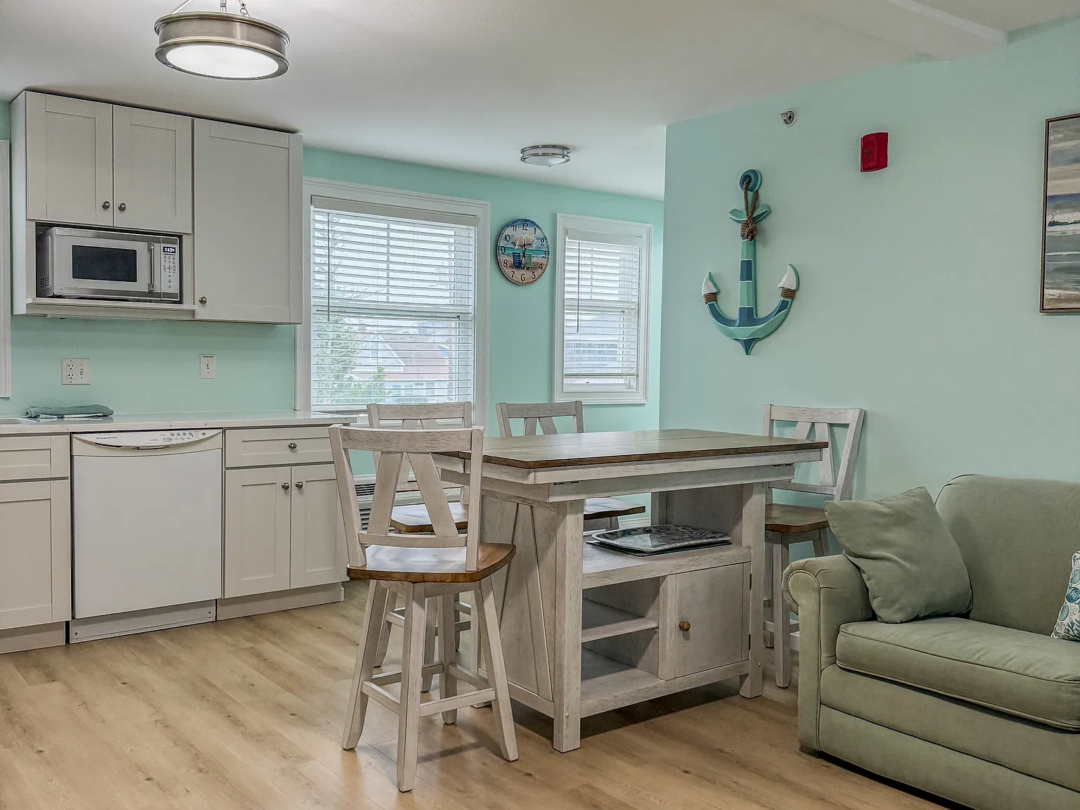 18 Ocean Blvd — Photo 3