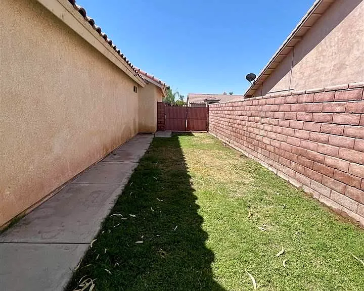 2330 W 22nd Pl — Photo 30