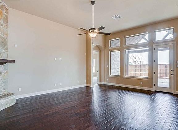 5th image of 122 Magnolia Ln