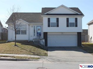 15401 Grebe St, Bennington, NE 68007