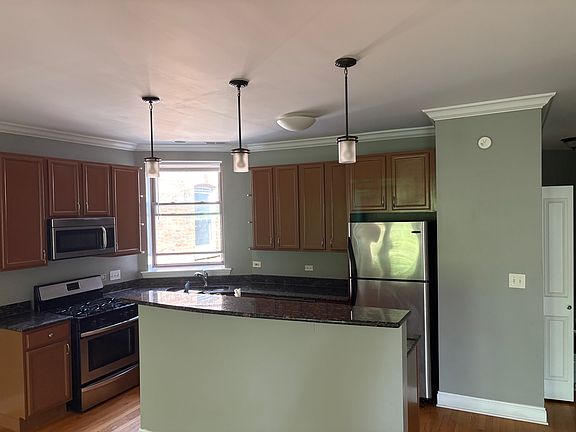 3rd image of 704 E 51st St #3W