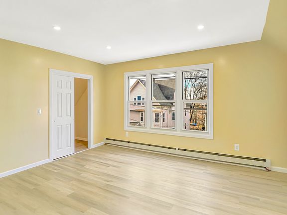 5th image of 27 Walnut Ave Floor 3