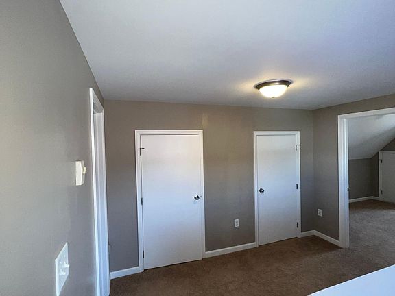 3rd image of 725 Northampton St Unit 2