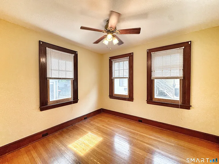 14 Woodbury Ave #1 — Photo 7