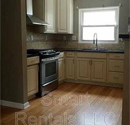 2nd image of 8620 Elwyn Dr