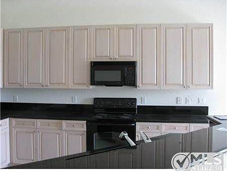 4th image of 380 NW Stratford Ln