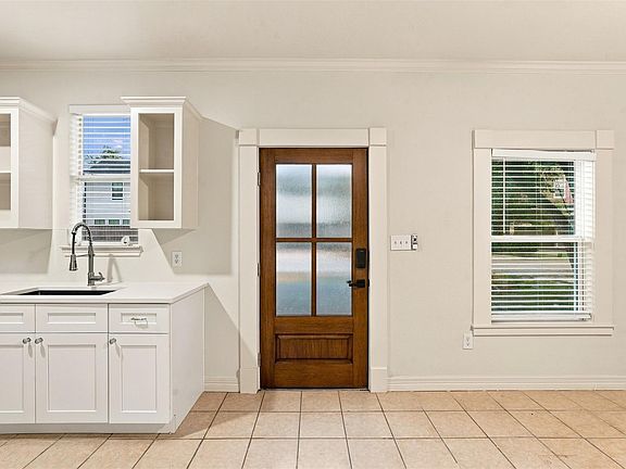 2nd image of 1201 Cordell St