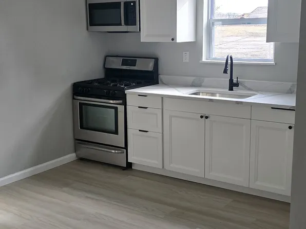 226 N 13th St, Belleville, IL 62220