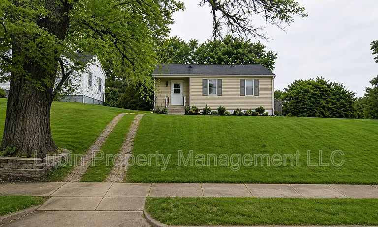 1263 Newark Ave — Photo 1