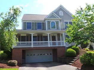 513 Bluegrass Dr, Canonsburg, PA 15317