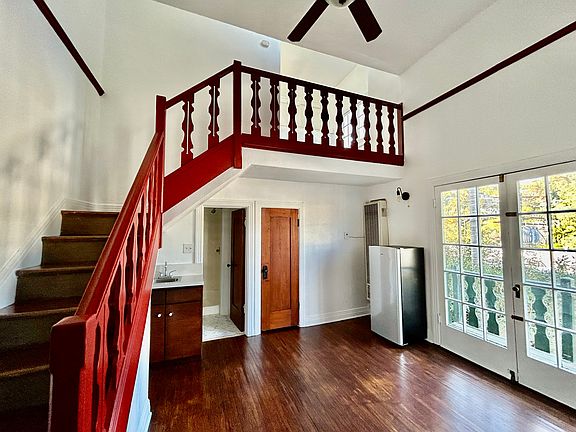 2nd image of 2122 Vista Del Mar Ave #35