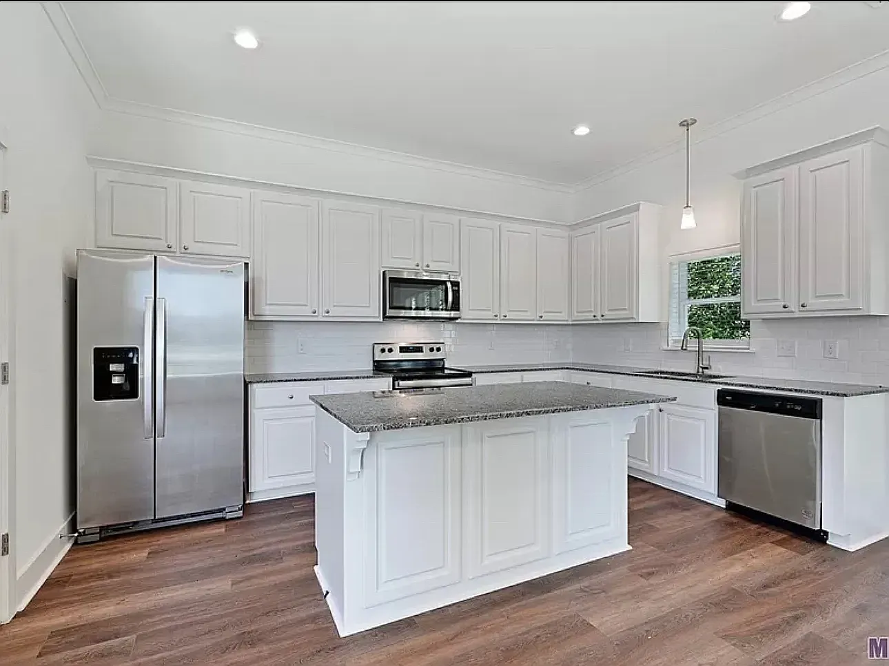 4 bed, 2.5 bath, 1930 sqft, $3,100 — Photo 4