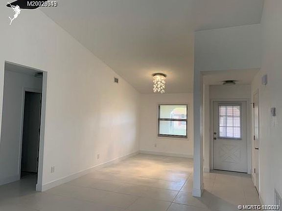 3rd image of 2367 SE Brekenridge Cir