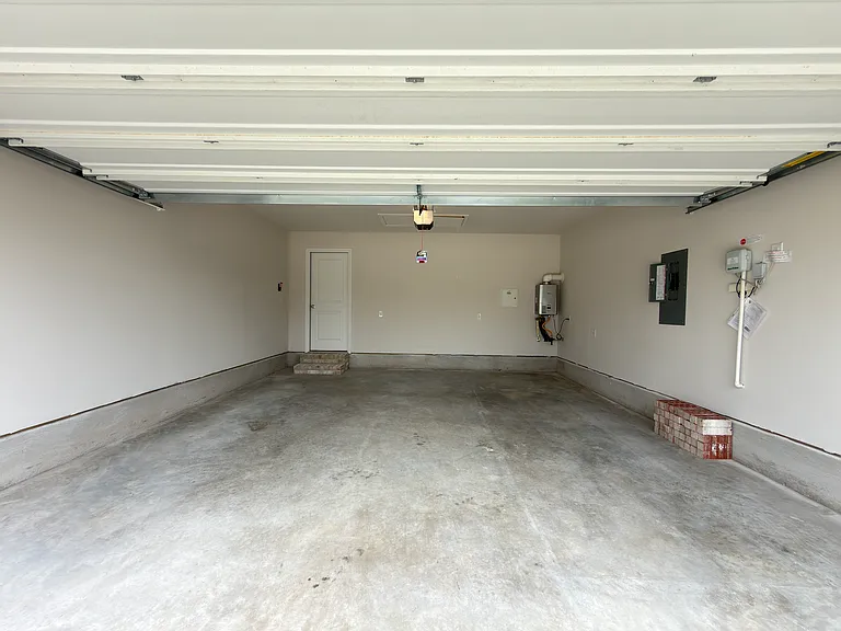 406 Kingsbury Ave — Photo 23