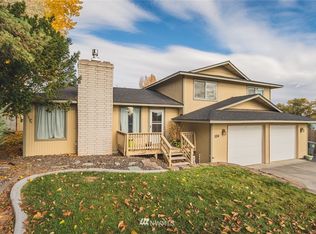 524 W Edgewater Ln, Moses Lake, WA 98837