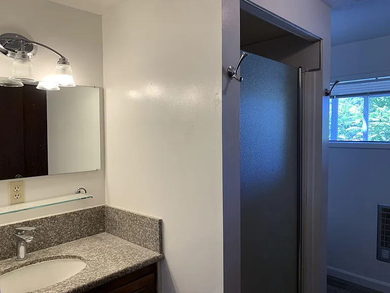 620 Barretta St #B — Photo 3