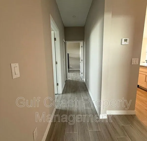 2609 NE 5th Pl — Photo 16