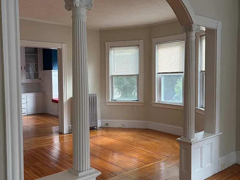 390 Lloyd Ave #1 — Photo 9