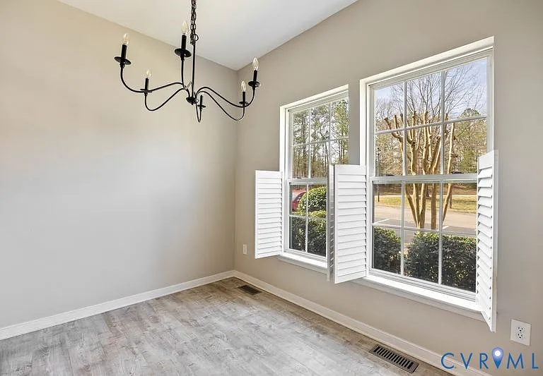 2805 Queensland Dr — Photo 5