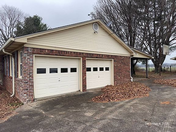 3rd image of 7385 Louisville Rd