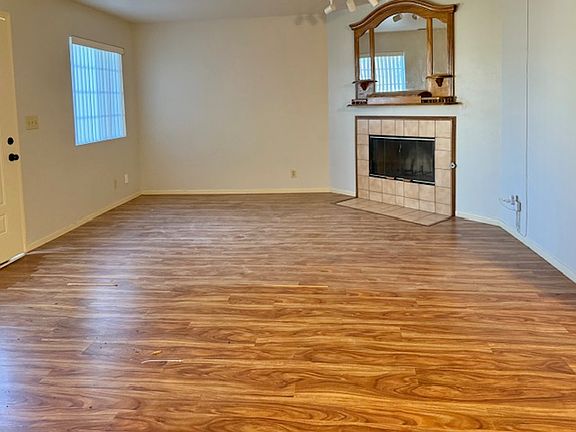 4th image of 18337 Grevillea Ave