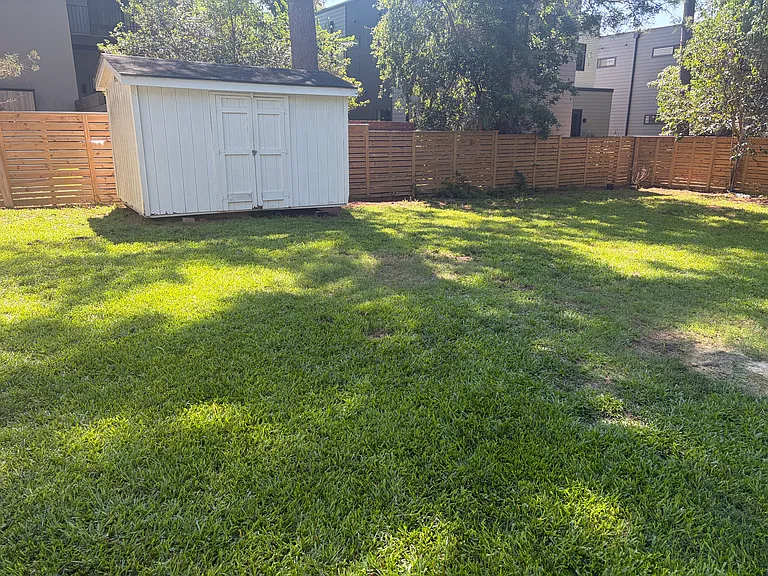 107 W Poplar Ave — Photo 15