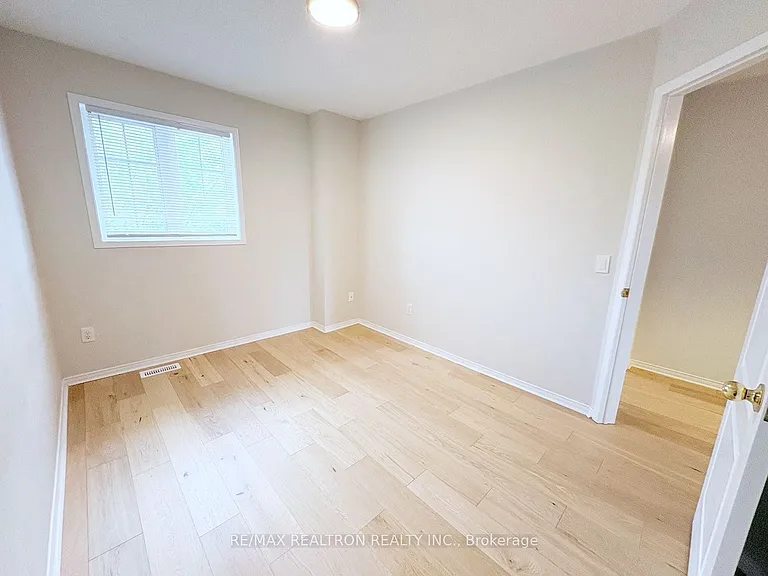 329 Bur Oak Ave — Photo 14