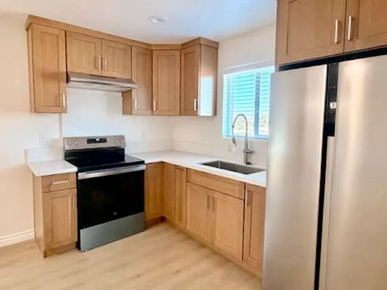 Spacious 3BR/2BA Home with Open Floor Plan, Garage & Washer/Dryer — Photo 28