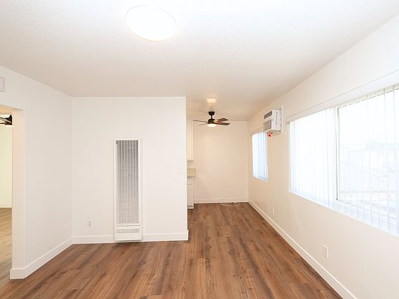 3rd image of 10612 Western Ave APT 5