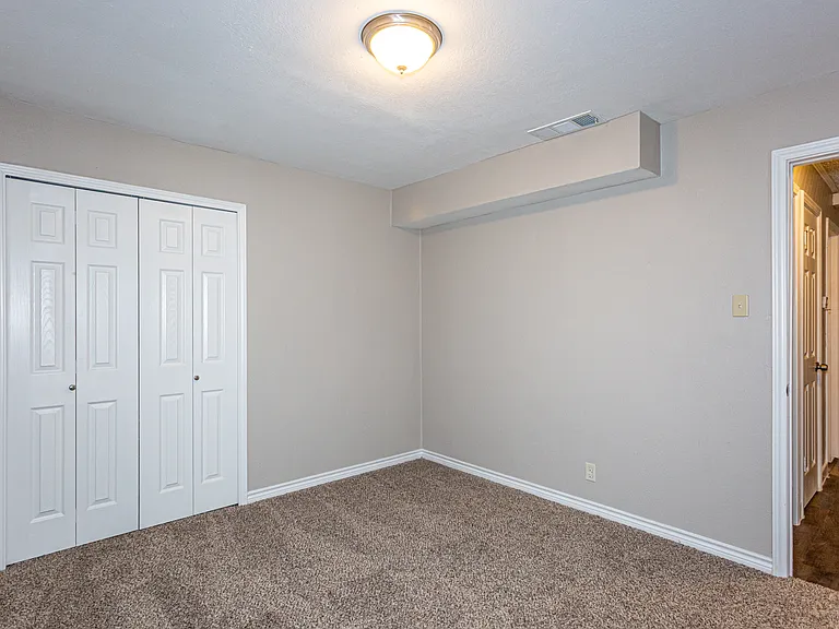 2518 Winthrop Dr — Photo 17
