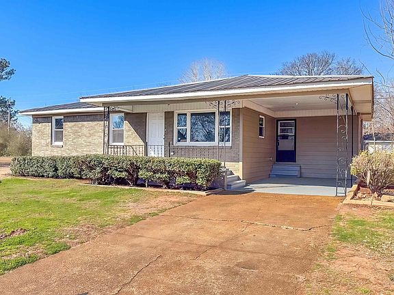 3rd image of 113 Oak Dr