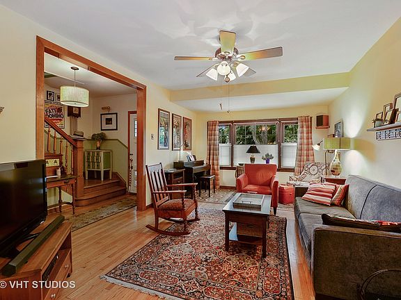 2nd image of 5109 N Ravenswood Ave