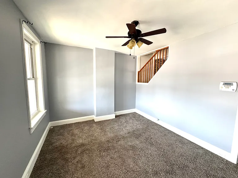 1016 Hill St — Photo 4