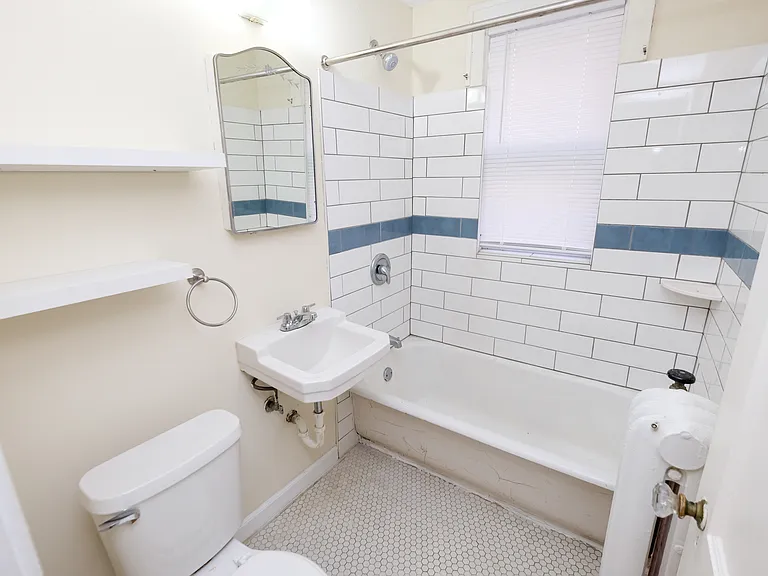 Colfax Villas — Photo 7