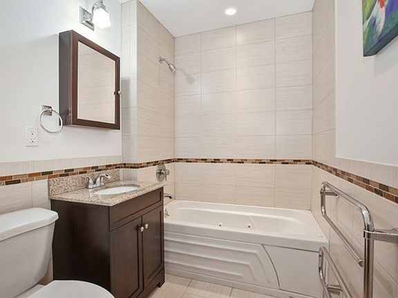5th image of 225 E 111th St APT 2B