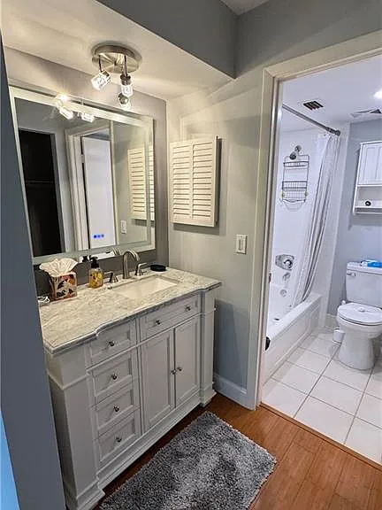 600 Valley Stream Dr #F6 — Photo 5