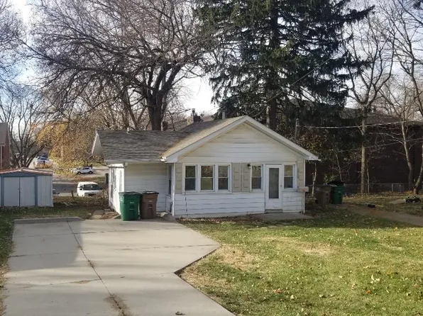 1212 65th St, Windsor Heights, IA 50324