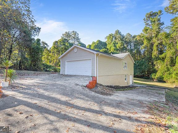 2nd image of 667 Alcovy Forest Dr
