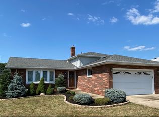 2200 Coventry Dr, Parma, OH 44134