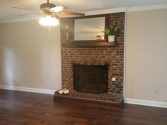 2nd image of 18 Sommerset Dr
