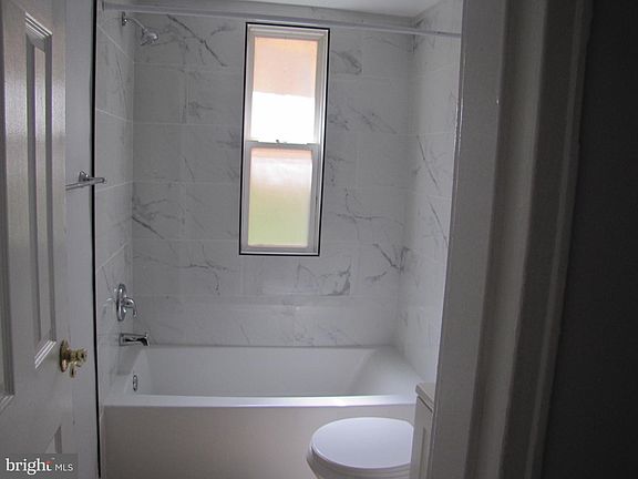3rd image of 116 Lee Ave APT 105