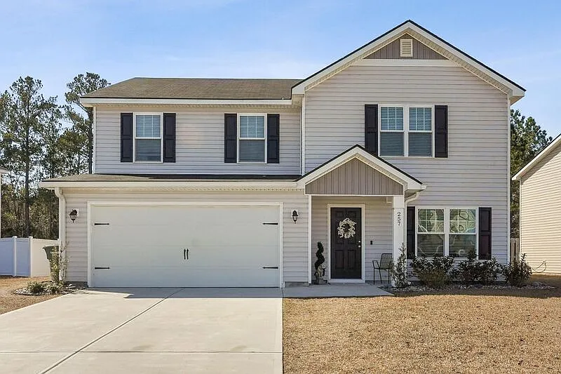 5 bed, 3.0 bath, 2455 sqft, $2,700 — Photo 3
