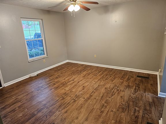4th image of 539 Magnolia Dr