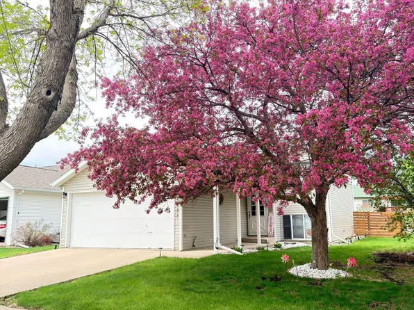 2927 35th Ave S, Fargo, ND 58104
