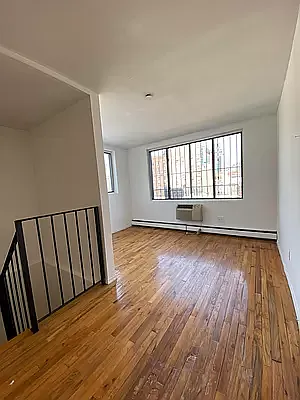 Rented by EXR | media 18