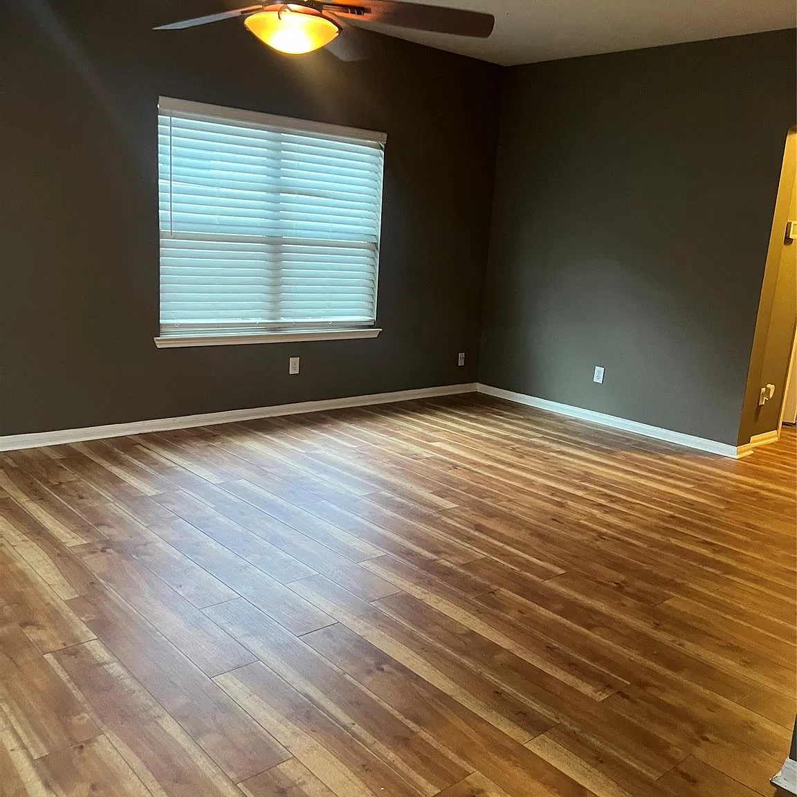 3 bed, 2.5 bath, 1865 sqft, $2,000 — Photo 3