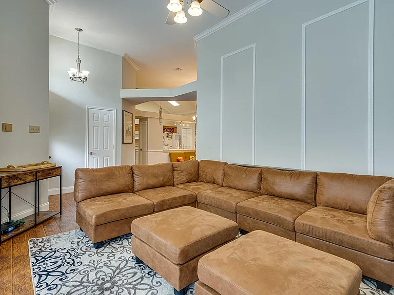 10236 Quest Dr — Photo 8