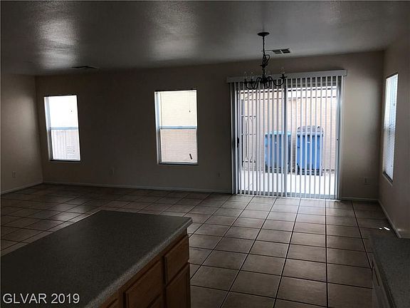3rd image of 1129 Black Cherry St